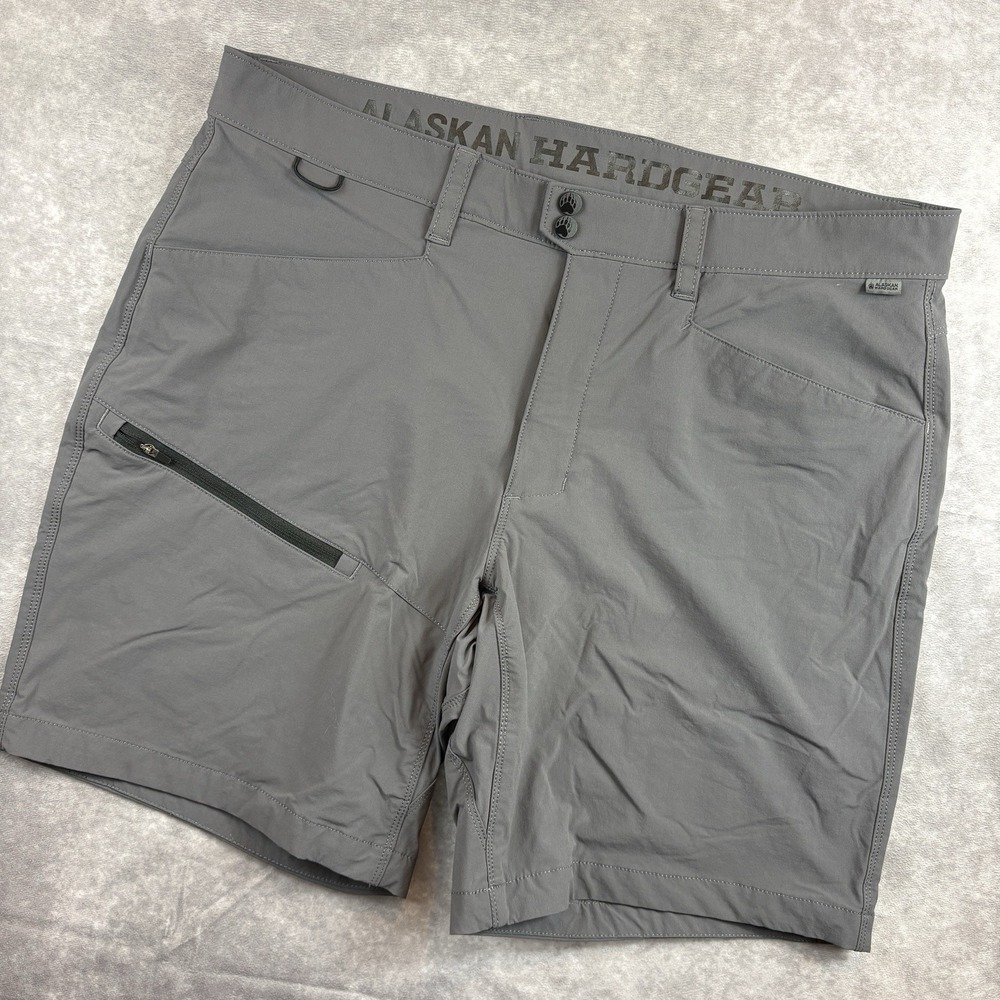 Alaskan Hardgear Shorts Mens 32 Gray Outdoor Hiking Zip Pocket Duluth 9" Inseam